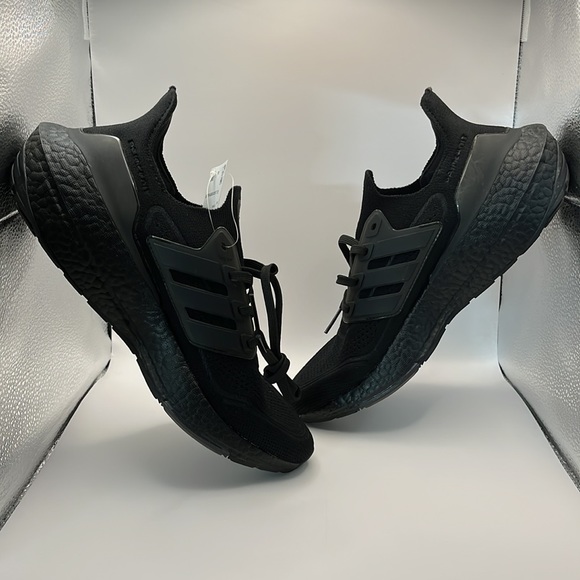 Adidas Ultraboost 22 Triple Black - Picture 5 of 5